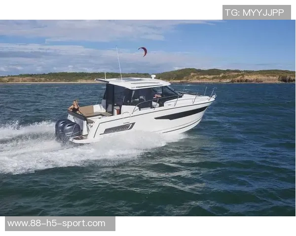 拉什福德分享海钓乐趣笑容灿烂展现多彩业余生活